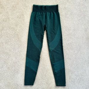 Victoria’s Secret PINK Green Seamless Workout Leggings, Size Small